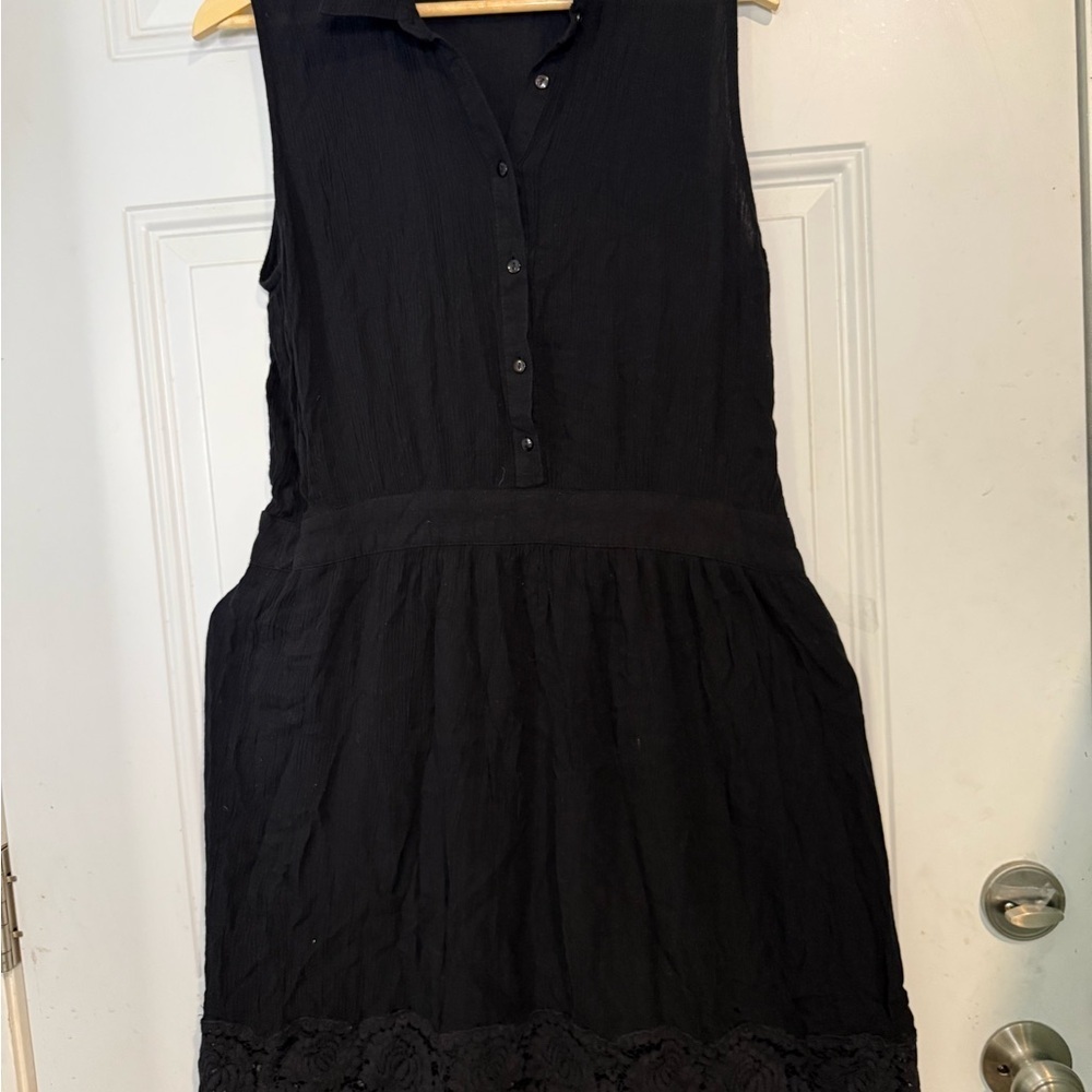 Black Sleeveless Button-Up Dress